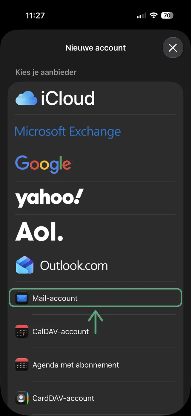 Uitgeklapte lijst met de optie Mail-account